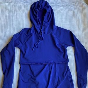 latched mama hoodie petal blue small
